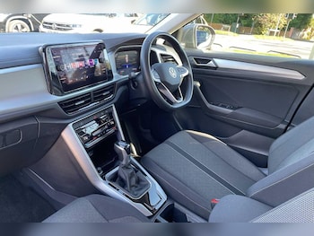 Used Volkswagen T-Roc 2022 for sale - 76059881: Photo