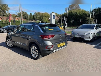 Used Volkswagen T-Roc 2022 for sale - 76059881: Photo