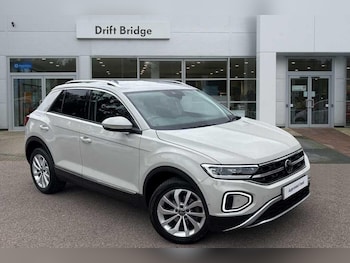 Used Volkswagen T-Roc 2023 for sale - 75609741: Photo