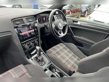 Used Volkswagen Golf 2020 for sale - 77659109: Photo