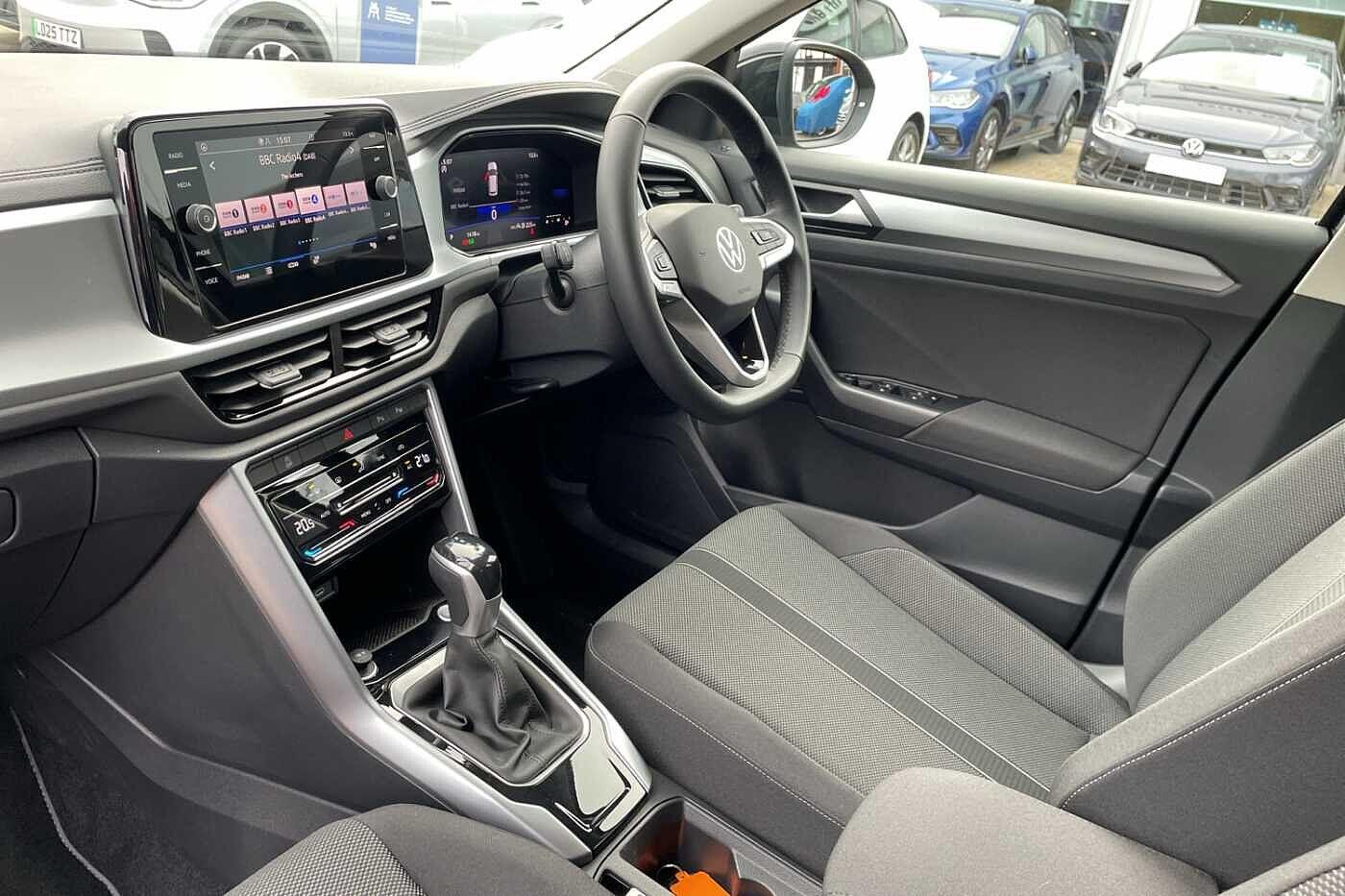 Used Volkswagen T-Roc 2025 for sale - 77155253: Photo 2