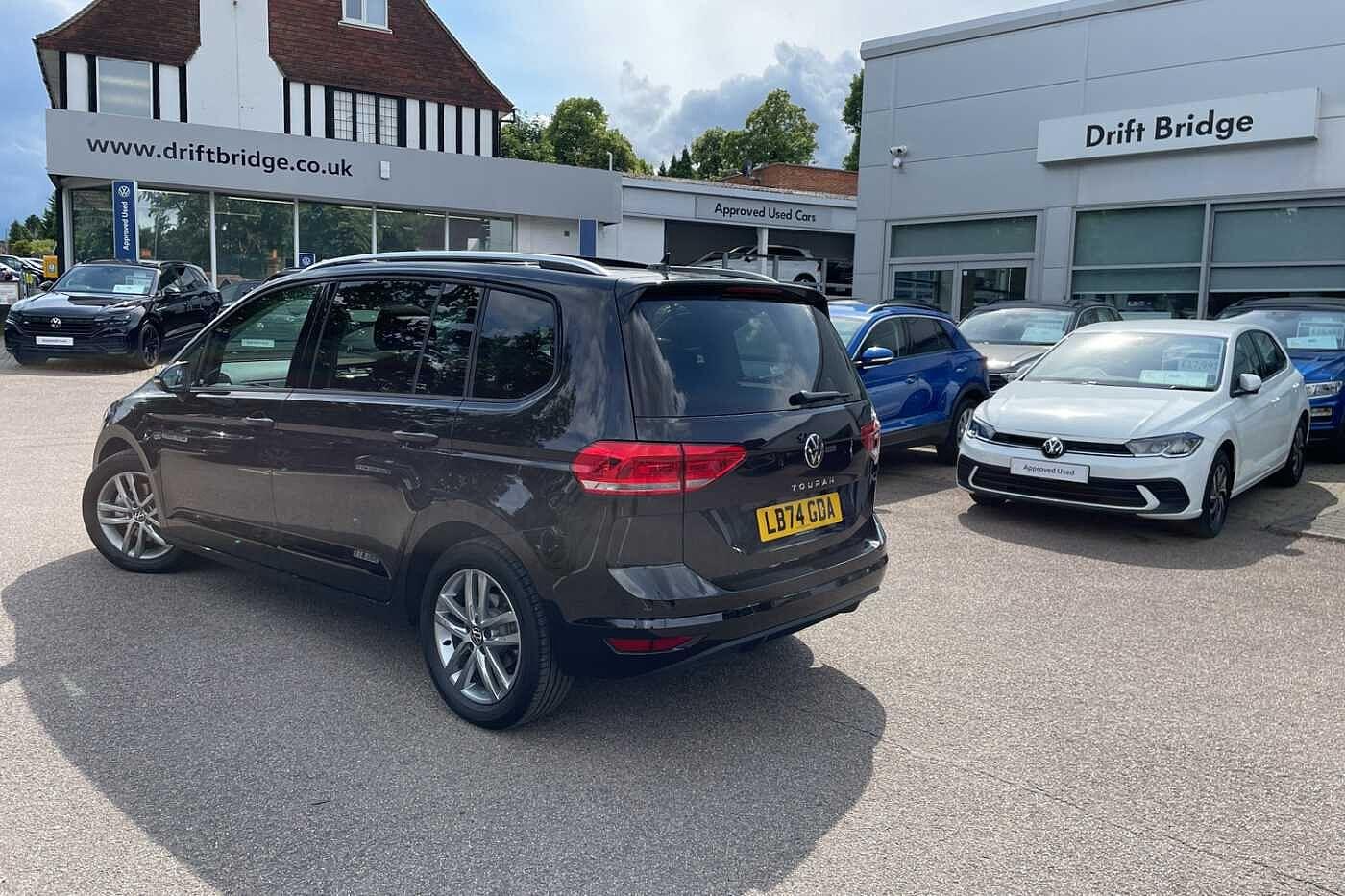 Used Volkswagen Touran 2024 for sale - 75311925: Photo 3