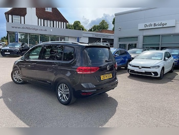 Used Volkswagen Touran 2024 for sale - 75311925: Photo