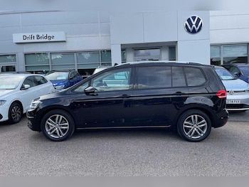Used Volkswagen Touran 2024 for sale - 75311925: Photo