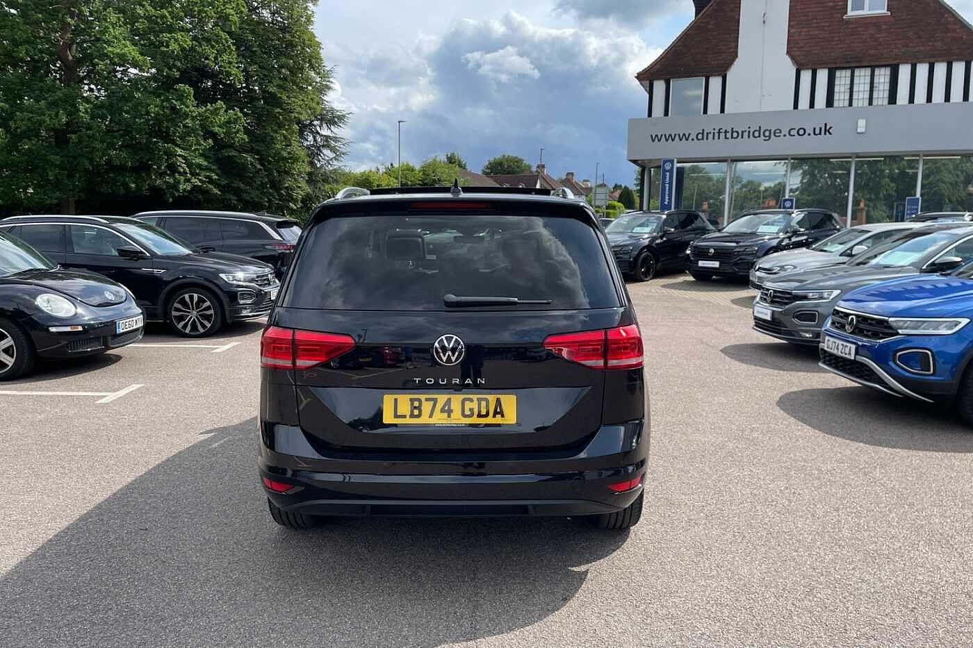 Used Volkswagen Touran 2024 for sale - 75311925: Photo 9