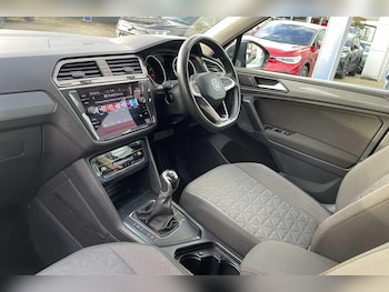 Used Volkswagen Tiguan 2022 for sale - 76839368: Photo