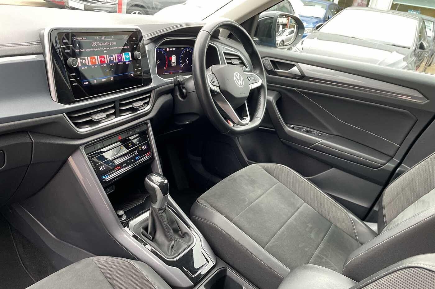 Used Volkswagen T-Roc 2022 for sale - 76239930: Photo 2