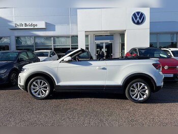 Used Volkswagen T-Roc 2023 for sale - 77166559: Photo