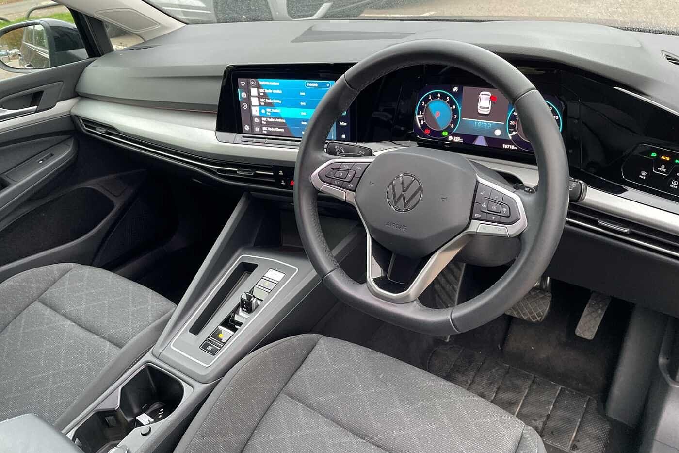 Used Volkswagen Golf 2024 for sale - 76992578: Photo 6