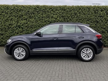 Used Volkswagen T-Roc 2023 for sale - 79830941: Photo