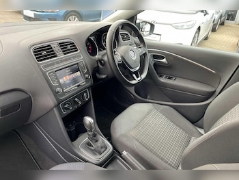 Used Volkswagen Polo 2017 for sale - 76620583: Photo