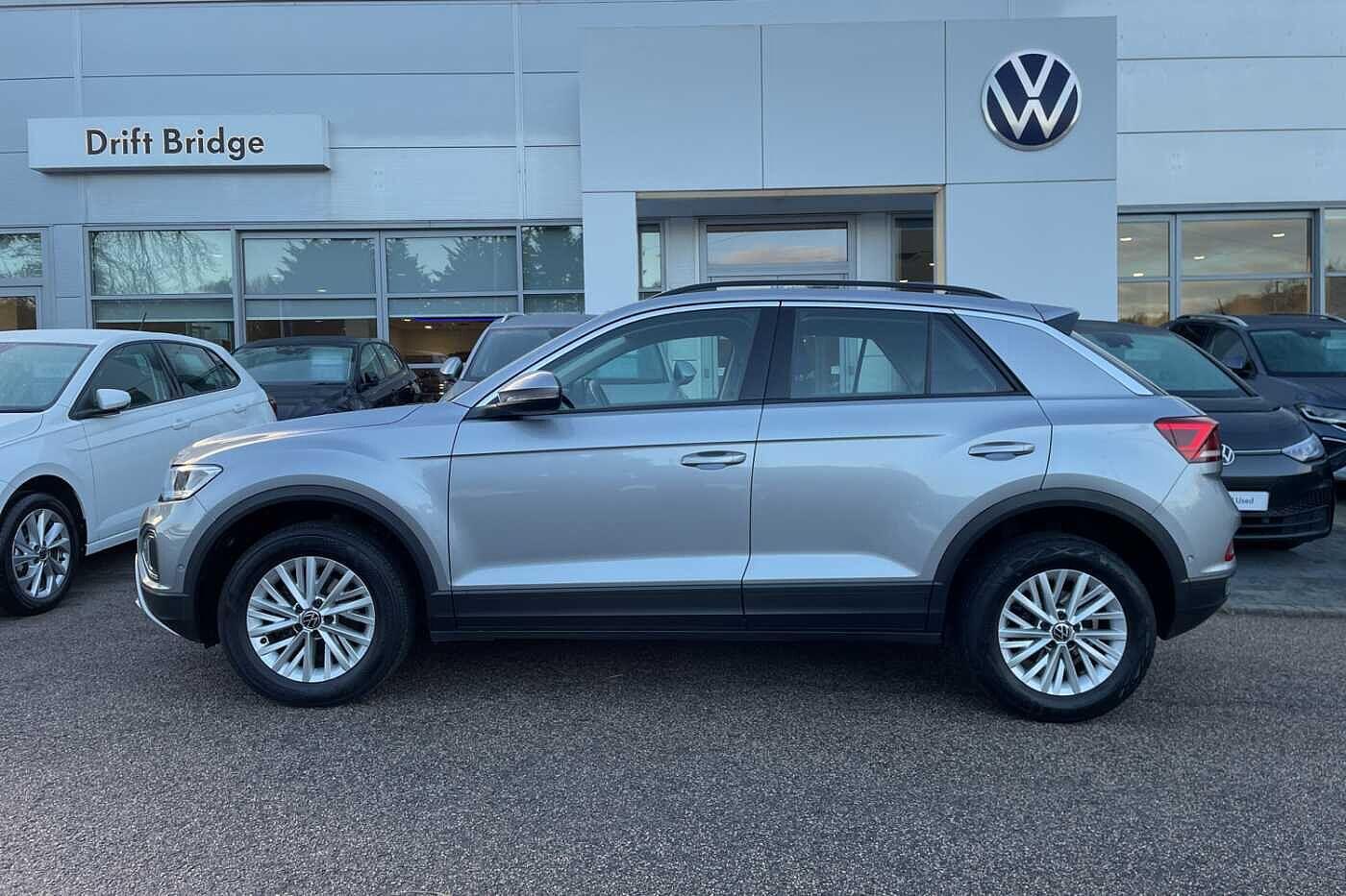 Used Volkswagen T-Roc 2023 for sale - 76997605: Photo 4