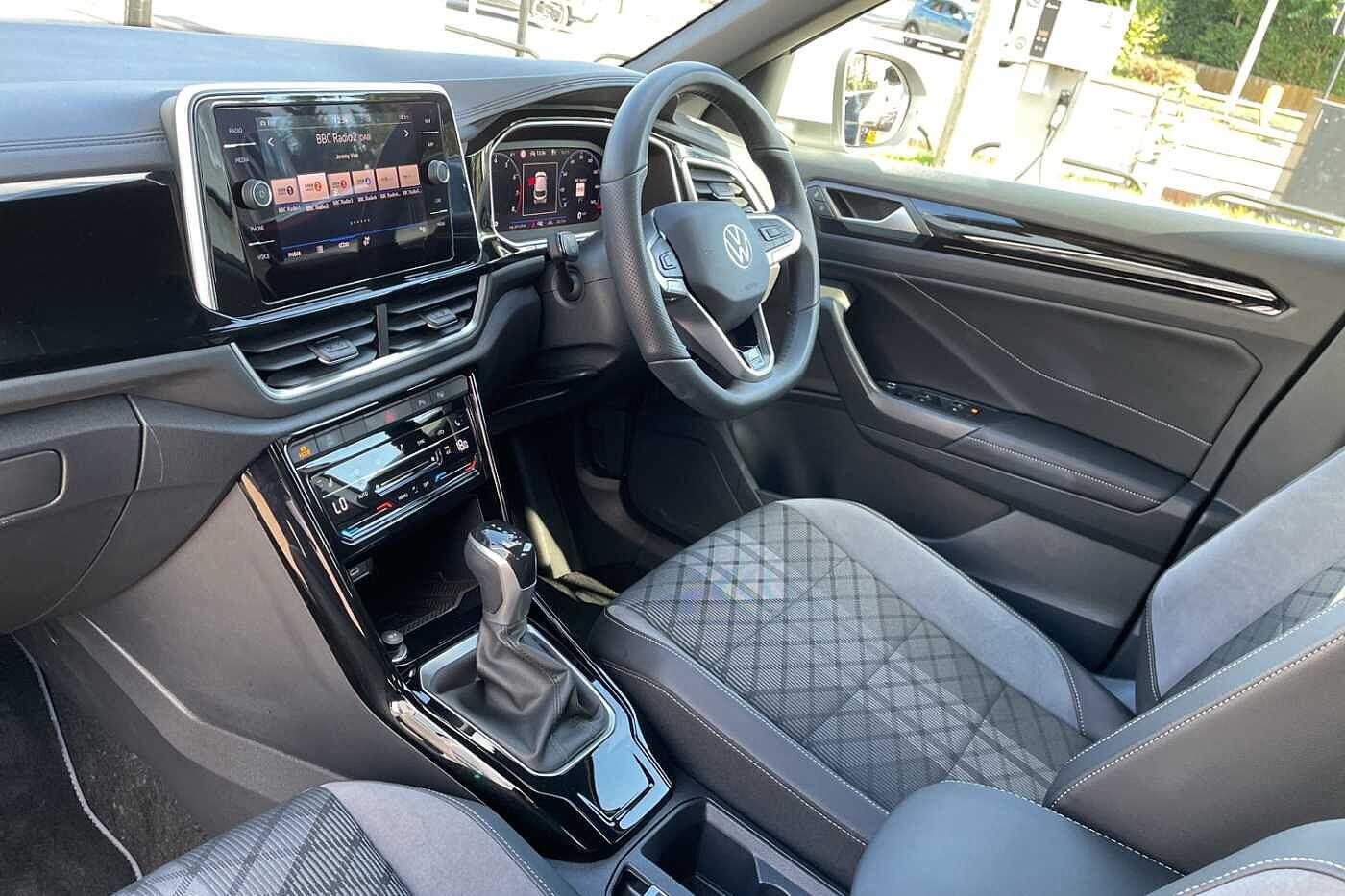 Used Volkswagen T-Roc 2025 for sale - 76592245: Photo 2