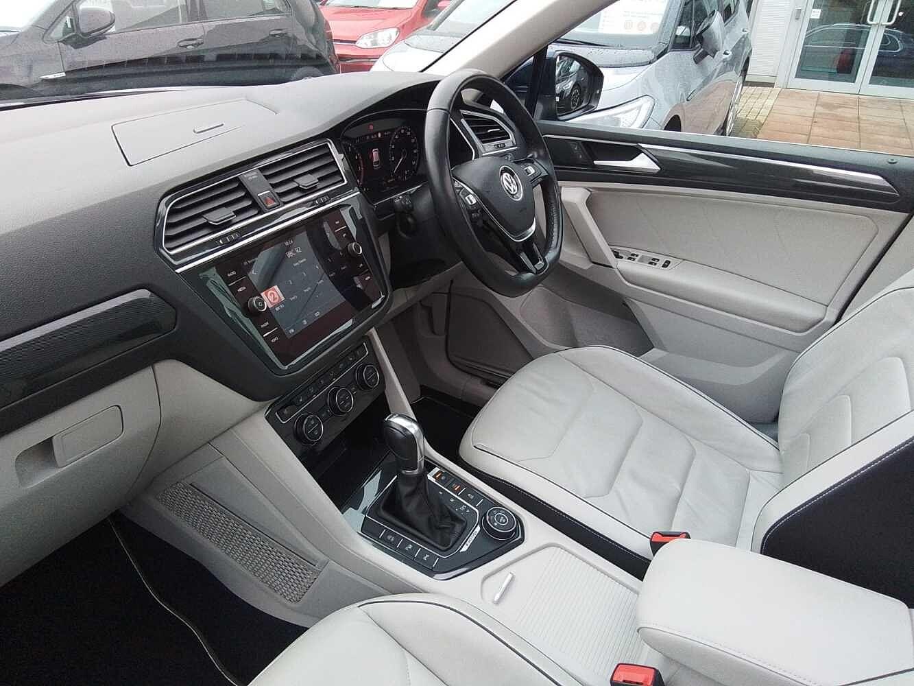 Used Volkswagen Tiguan 2017 for sale - 77238394: Photo 2