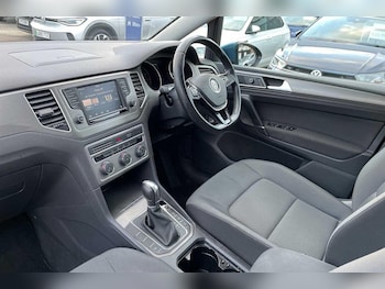 Used Volkswagen Golf SV 2017 for sale - 76388383: Photo