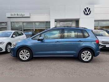 Used Volkswagen Golf SV 2017 for sale - 76388383: Photo
