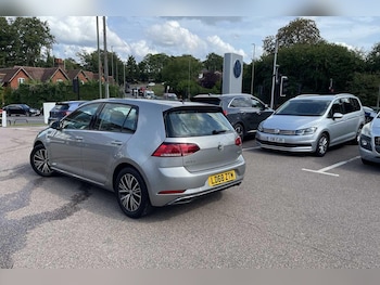 Used Volkswagen Golf 2018 for sale - 75857290: Photo