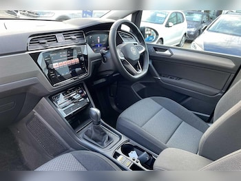 Used Volkswagen Touran 2025 for sale - 77156044: Photo