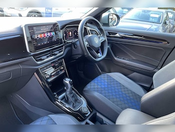 Used Volkswagen T-Roc 2022 for sale - 76388227: Photo
