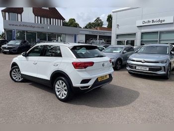 Used Volkswagen T-Roc 2018 for sale - 75459414: Photo