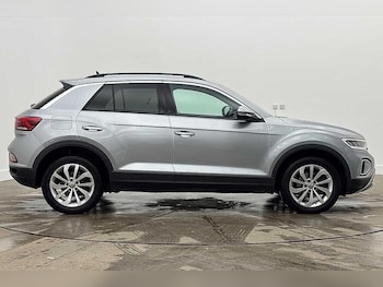 Used Volkswagen T-Roc 2025 for sale - 77909320: Photo