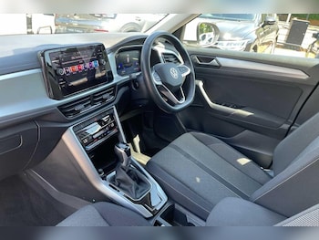 Used Volkswagen T-Roc 2023 for sale - 78728691: Photo