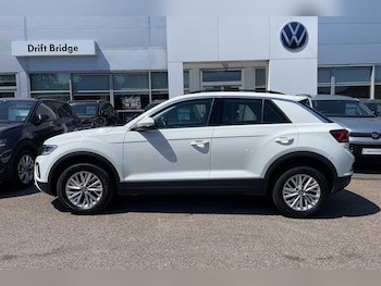 Used Volkswagen T-Roc 2023 for sale - 78728691: Photo