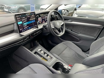 Used Volkswagen Golf 2025 for sale - 76561404: Photo