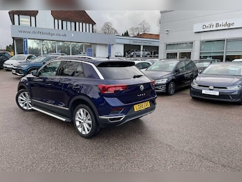 Used Volkswagen T-Roc 2018 for sale - 77175580: Photo