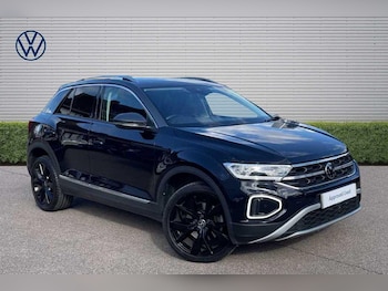 Used Volkswagen T-Roc 2023 for sale - 77824834: Photo