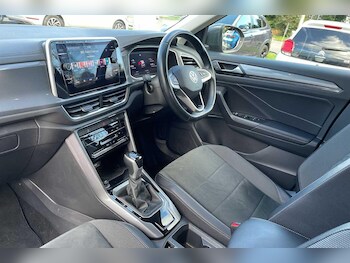 Used Volkswagen T-Roc 2023 for sale - 77824834: Photo