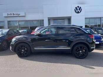 Used Volkswagen T-Roc 2023 for sale - 77824834: Photo