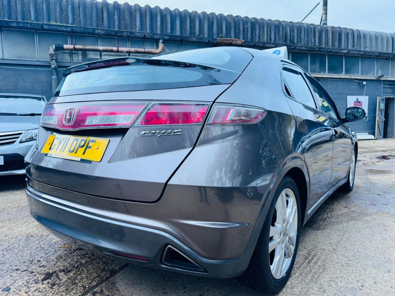 Used Honda Civic 2011 for sale - 76478128: Photo 5