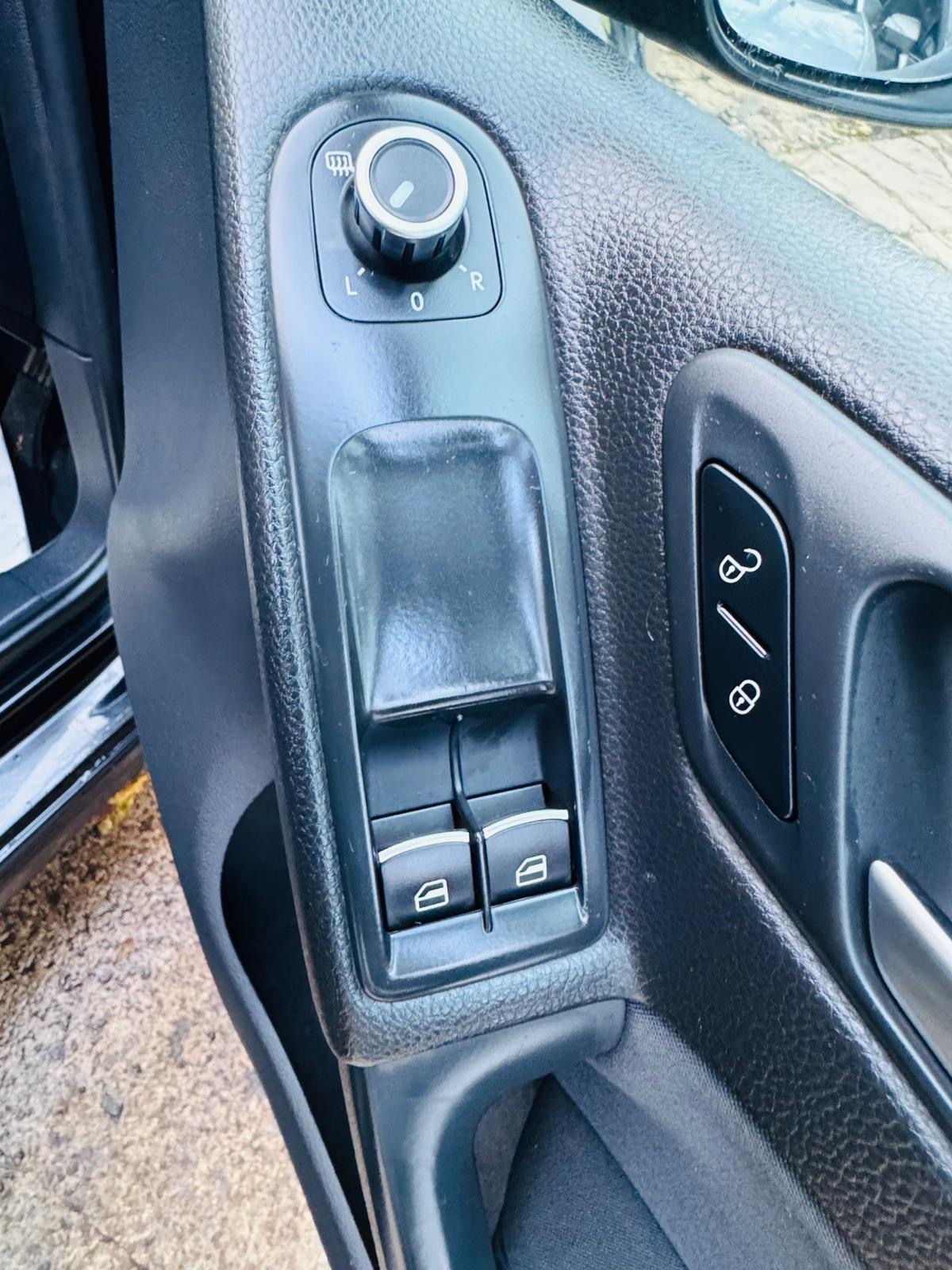 Used Volkswagen Golf 2012 for sale - 76453127: Photo 17