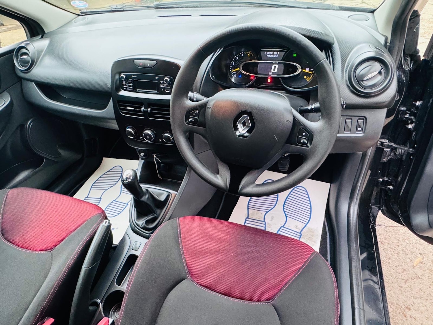 Used Renault Clio 2014 for sale - 76438217: Photo 16