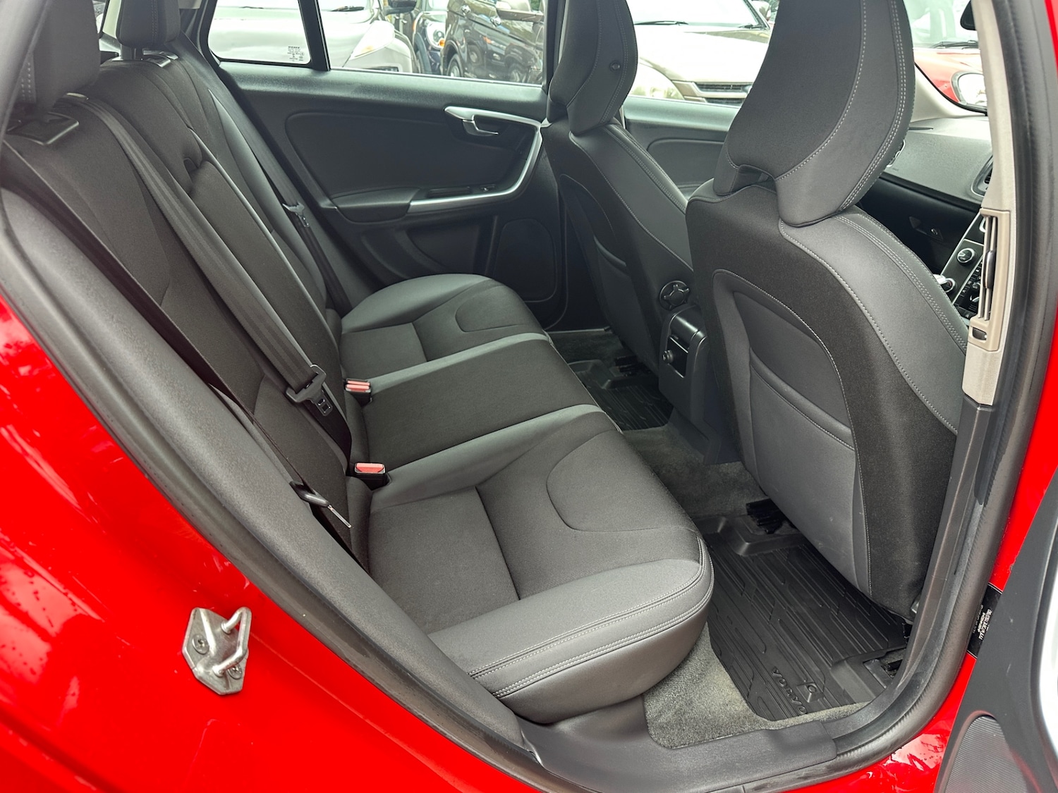 Used Volvo V60 2014 for sale - 78123221: Photo 13