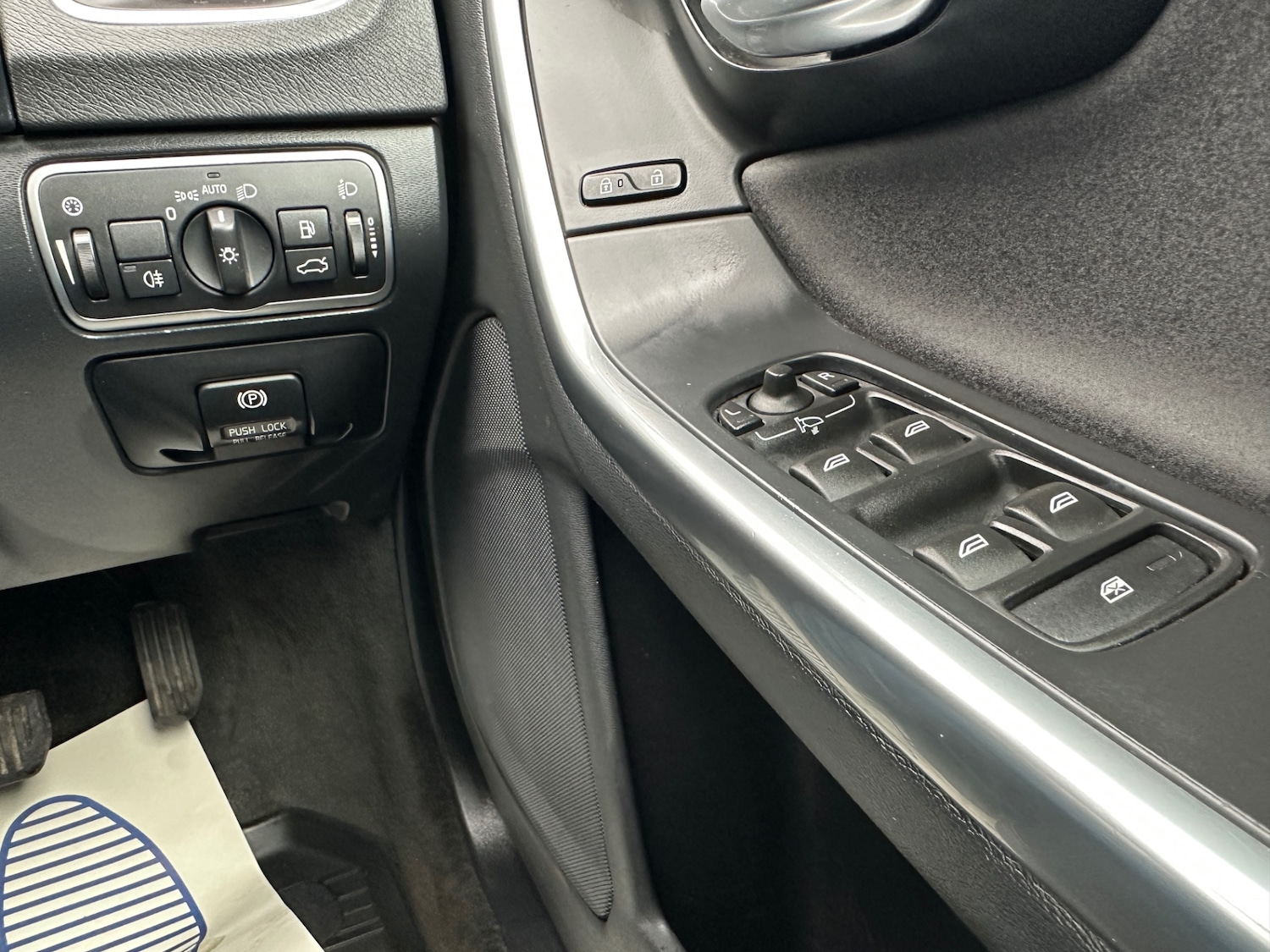 Used Volvo V60 2014 for sale - 78123221: Photo 21