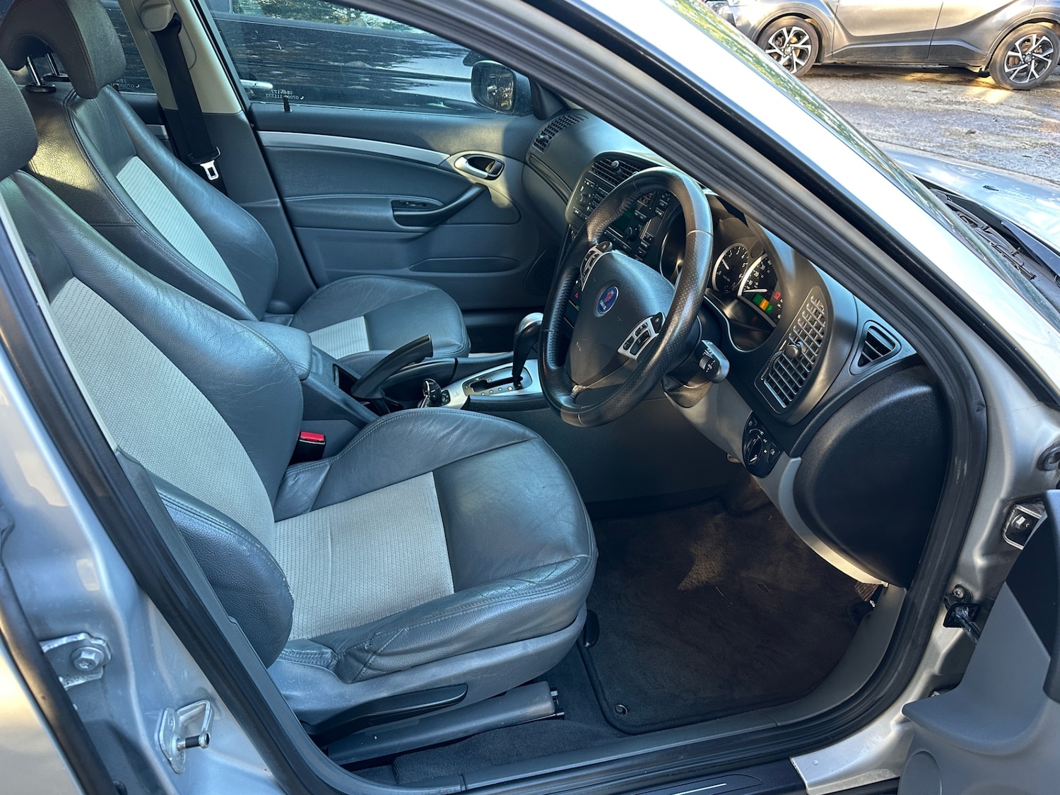 Used Saab 9-3 2005 for sale - 78057221: Photo 8