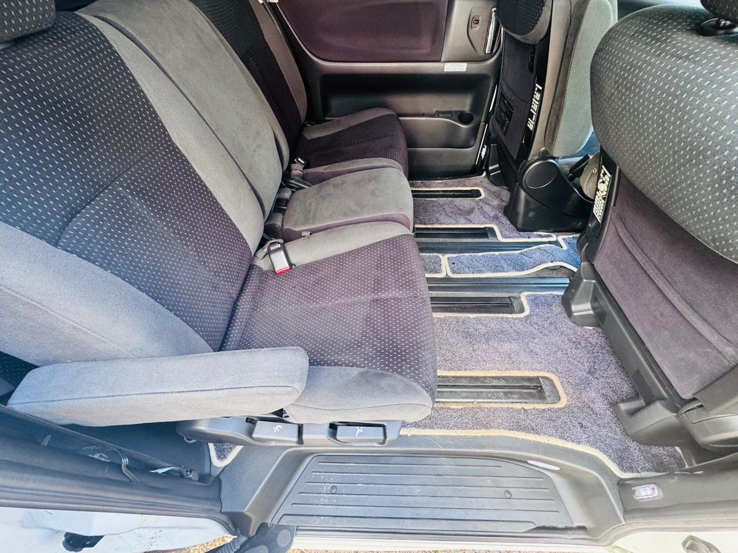 Used Nissan Elgrand 2022 for sale - 76375401: Photo 12