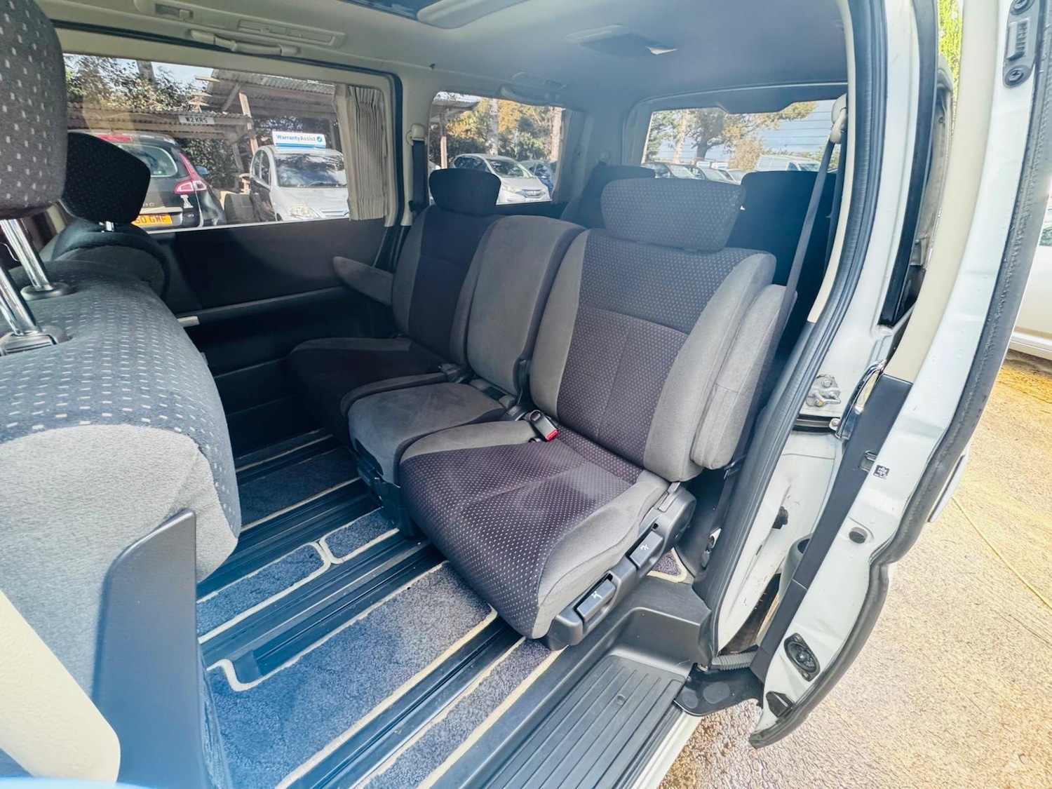 Used Nissan Elgrand 2022 for sale - 76375401: Photo 14