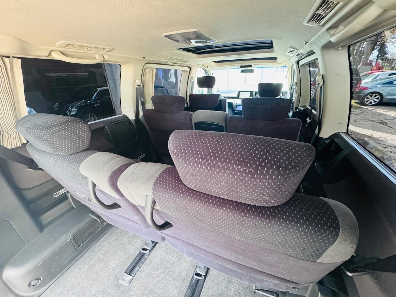 Used Nissan Elgrand 2022 for sale - 76375401: Photo 15