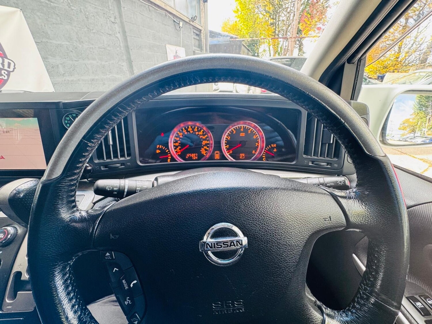 Used Nissan Elgrand 2022 for sale - 76375401: Photo 18