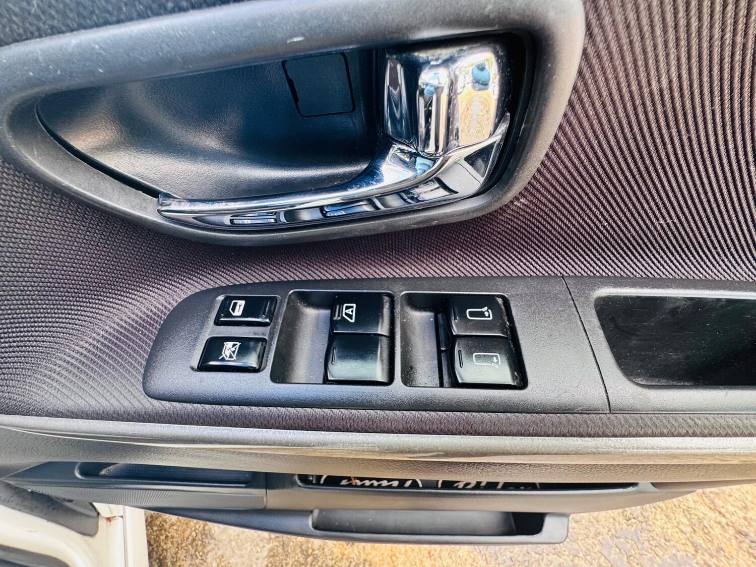 Used Nissan Elgrand 2022 for sale - 76375401: Photo 20