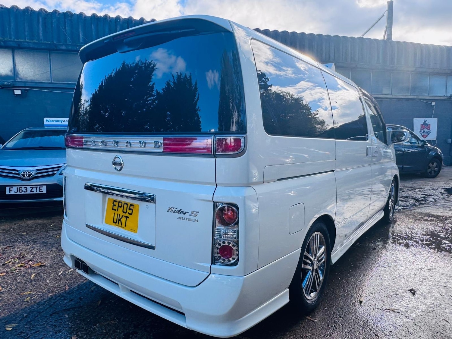 Used Nissan Elgrand 2022 for sale - 76375401: Photo 6