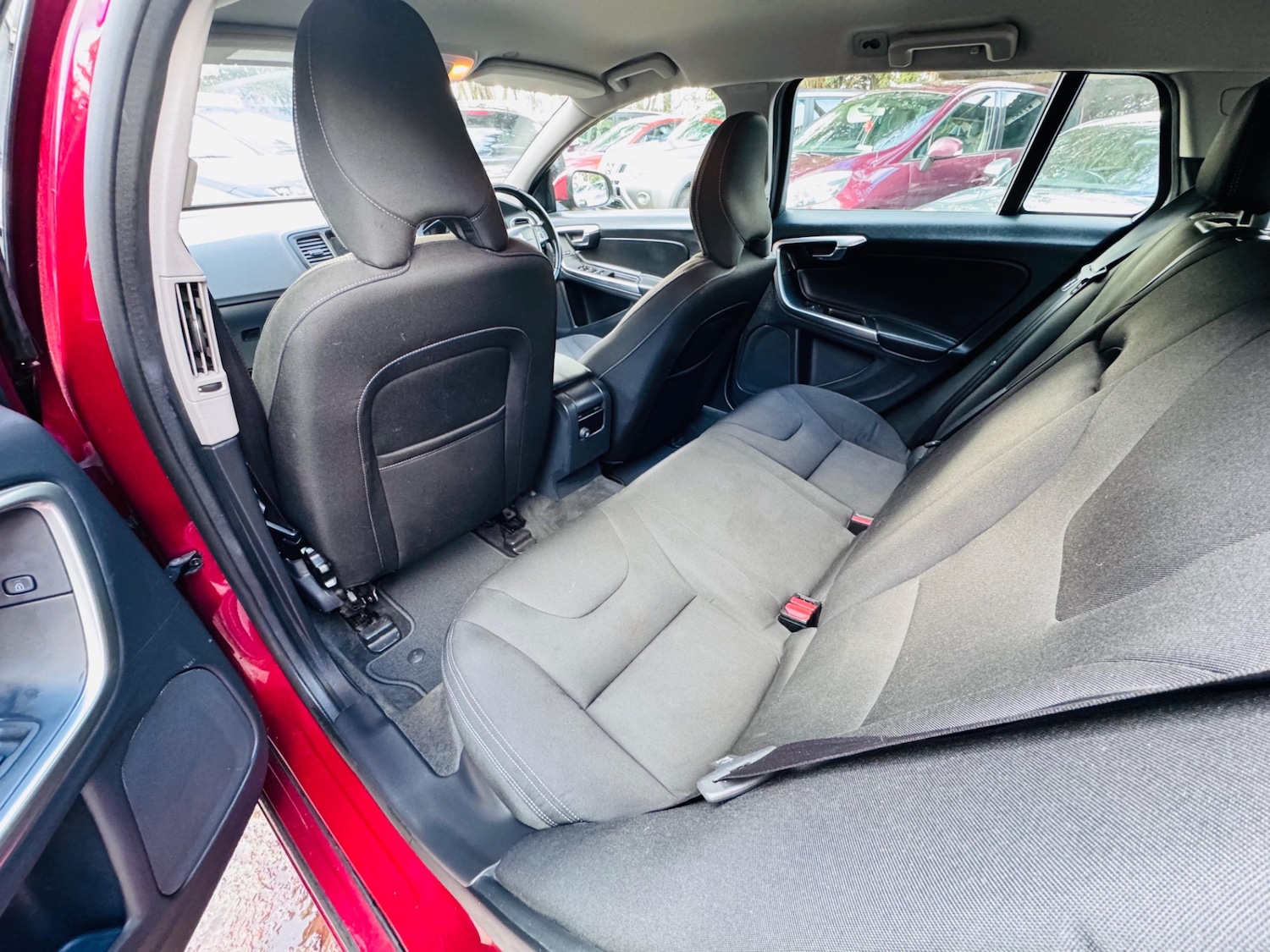 Used Volvo V60 2017 for sale - 77323389: Photo 11