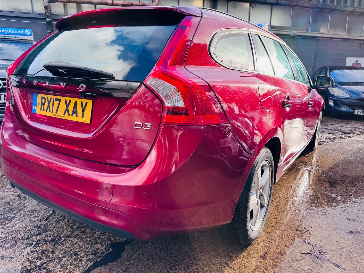 Used Volvo V60 2017 for sale - 77323389: Photo 6