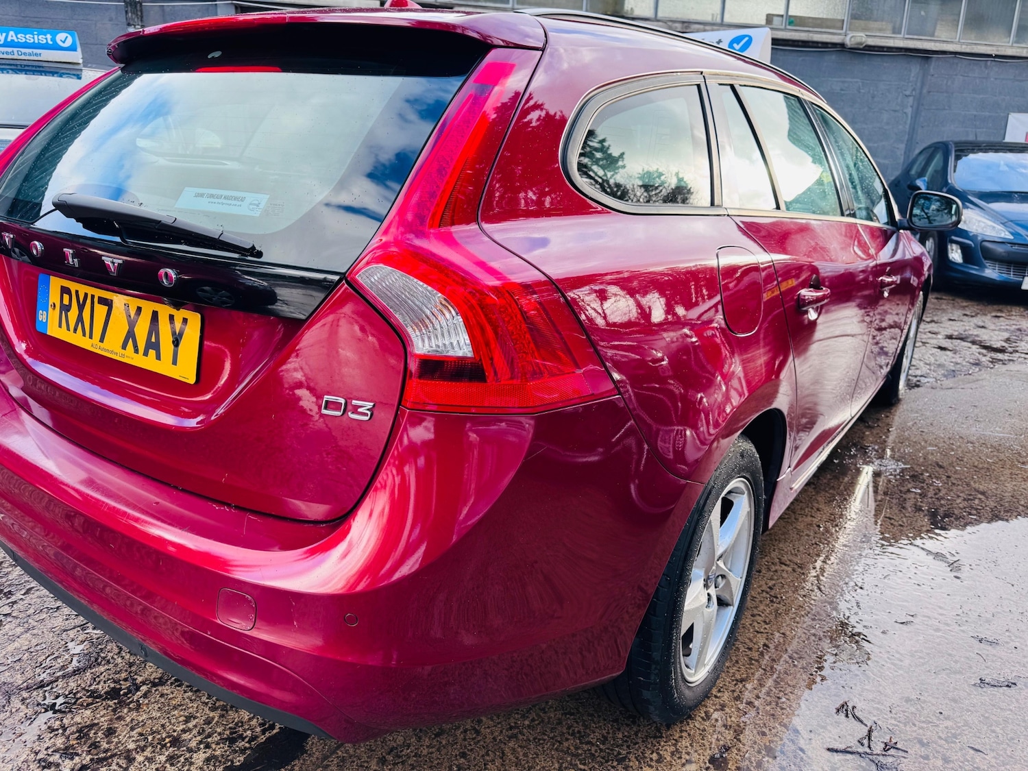 Used Volvo V60 2017 for sale - 77323389: Photo 7