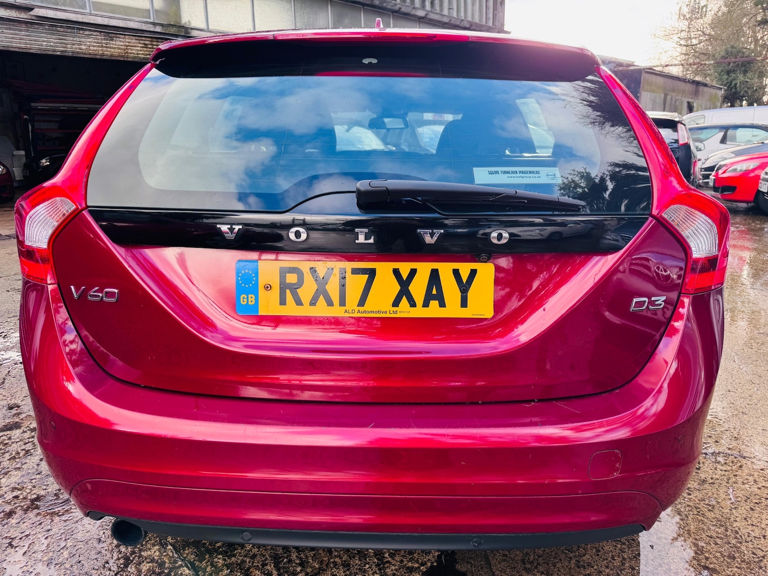 Used Volvo V60 2017 for sale - 77323389: Photo 8