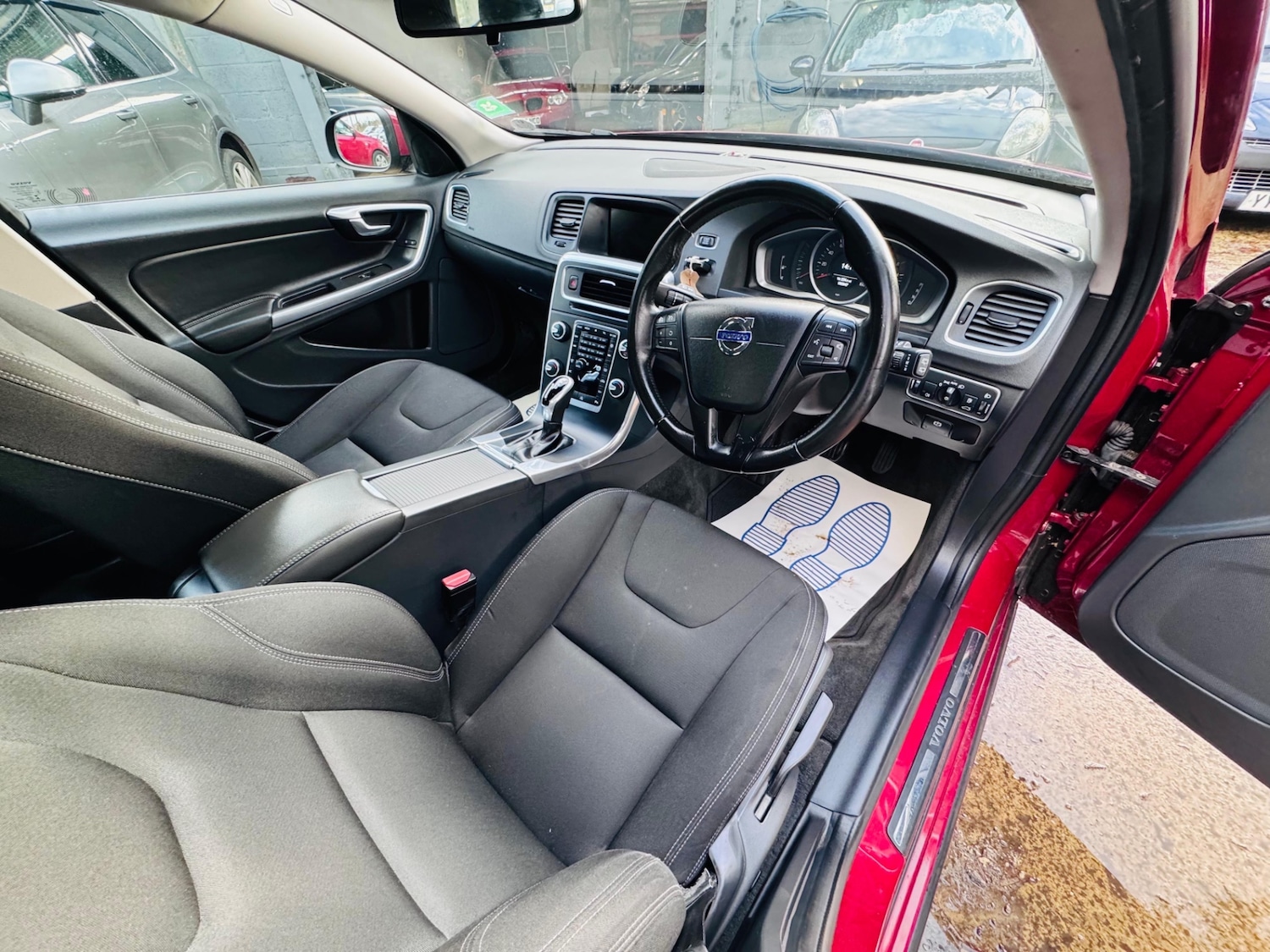 Used Volvo V60 2017 for sale - 77323389: Photo 9