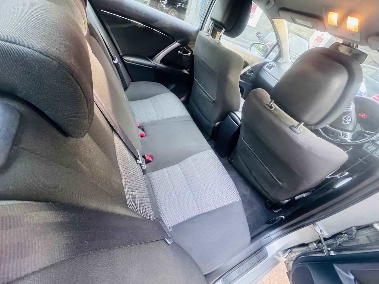 Used Toyota Avensis 2013 for sale - 76174331: Photo 6